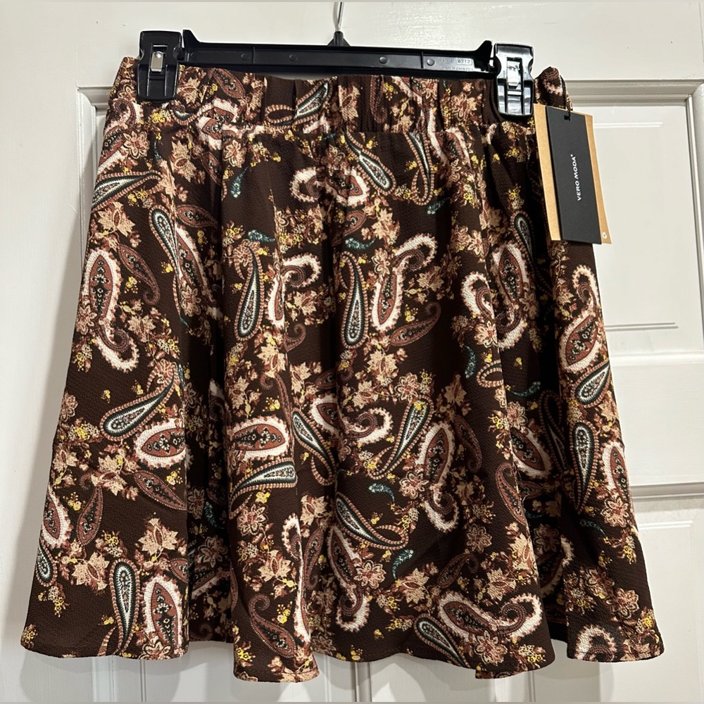 NWT Stitch Fix Vero Moda Paisley Print Skater Skirt Size Small